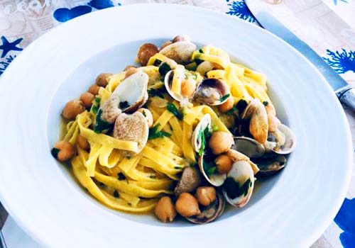 Tagliatelle with clams